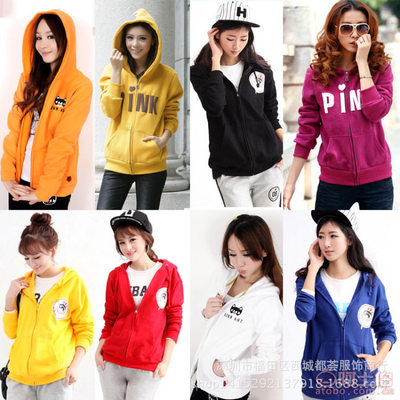 秋冬女装连帽卫衣新潮流 地摊网抓绒棒球服厂家直销解析