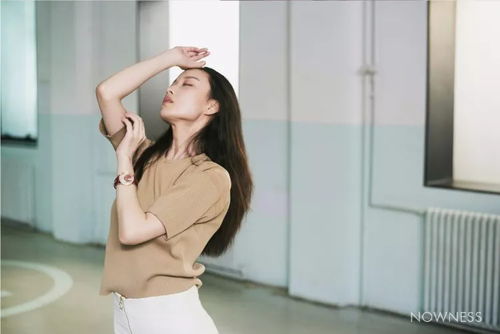 与倪妮共舞秋日时尚 以毛衫为伴，优雅迎接九月